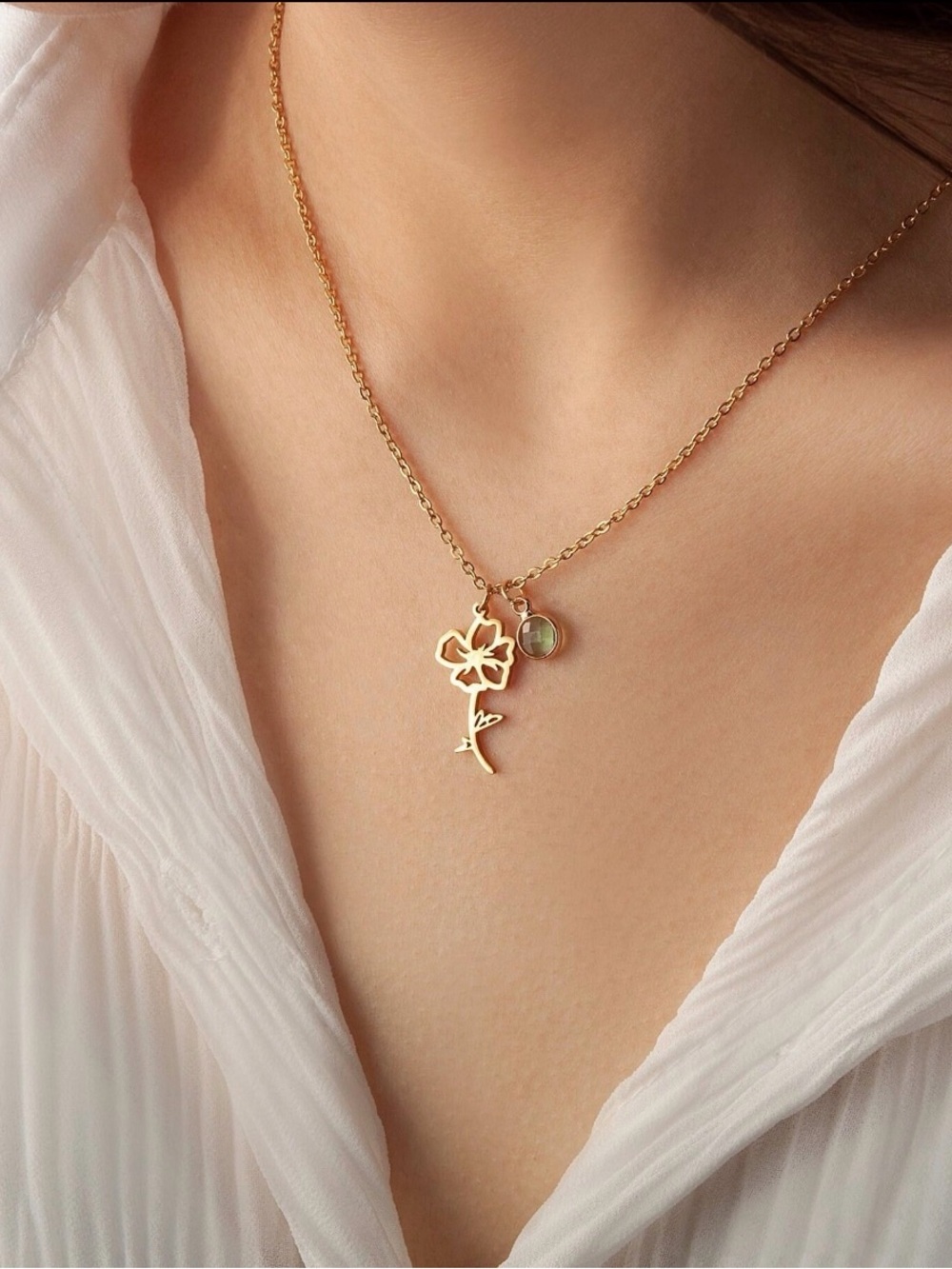 18K Gold August  Birth flower Pendant Necklace
